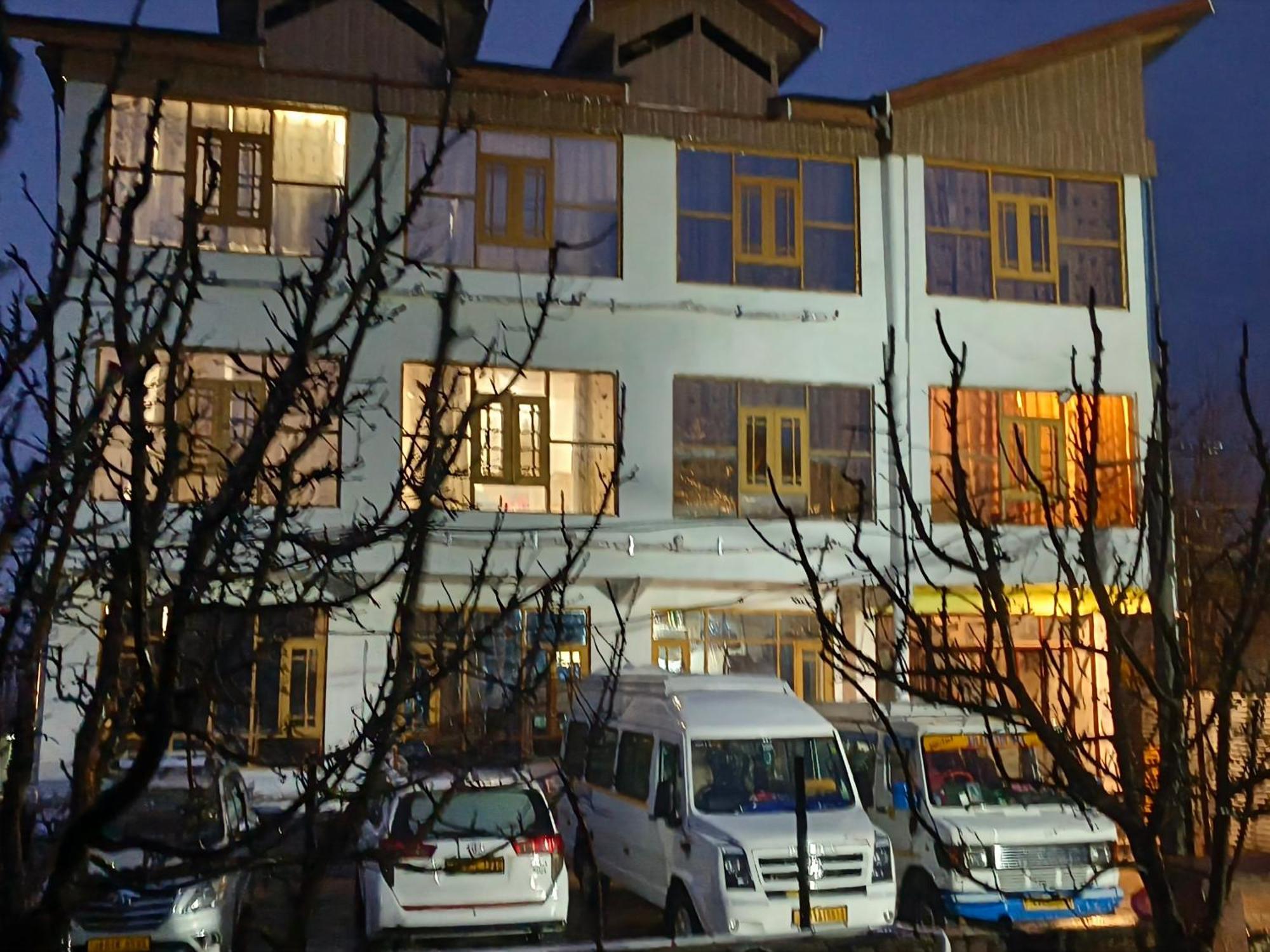 Hotel Gulmarg Residency, Kunzer Gulmarg Extérieur photo